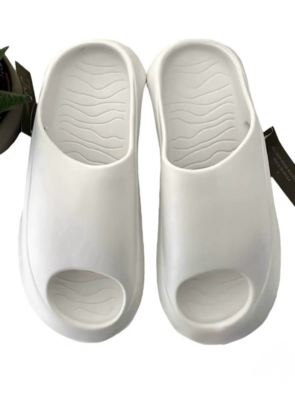 Trillium Palmer NWT White Slide Sandals Women's 8-8.5 / Men's 6.5 / EU 39 Shoes